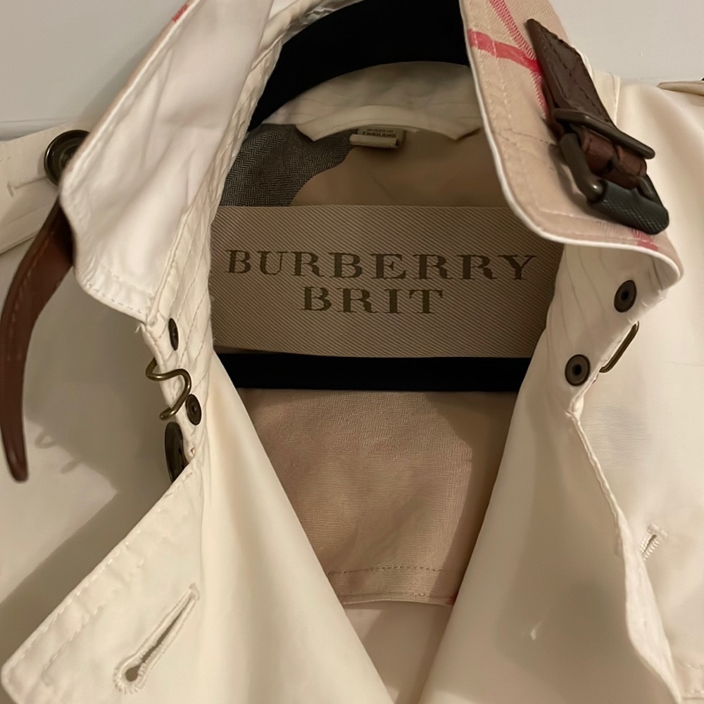 BURBERRY cream coat, US size 6